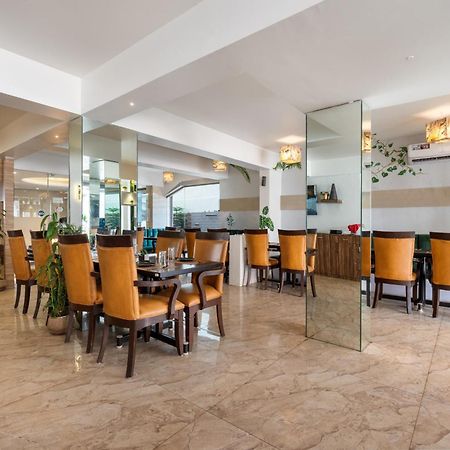 Treebo Sunheads Hotel ปณชี ภายนอก รูปภาพ