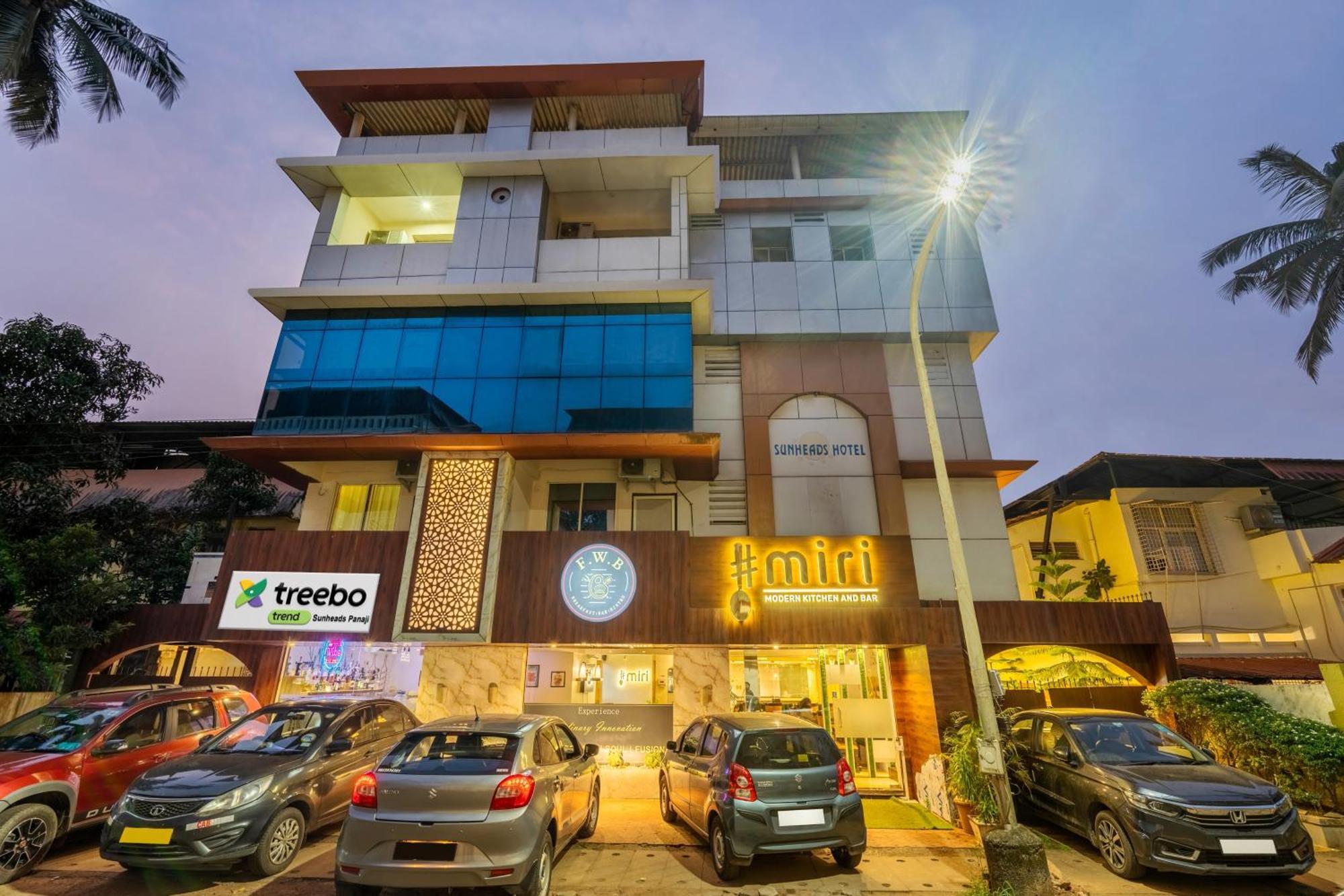 Treebo Sunheads Hotel ปณชี ภายนอก รูปภาพ
