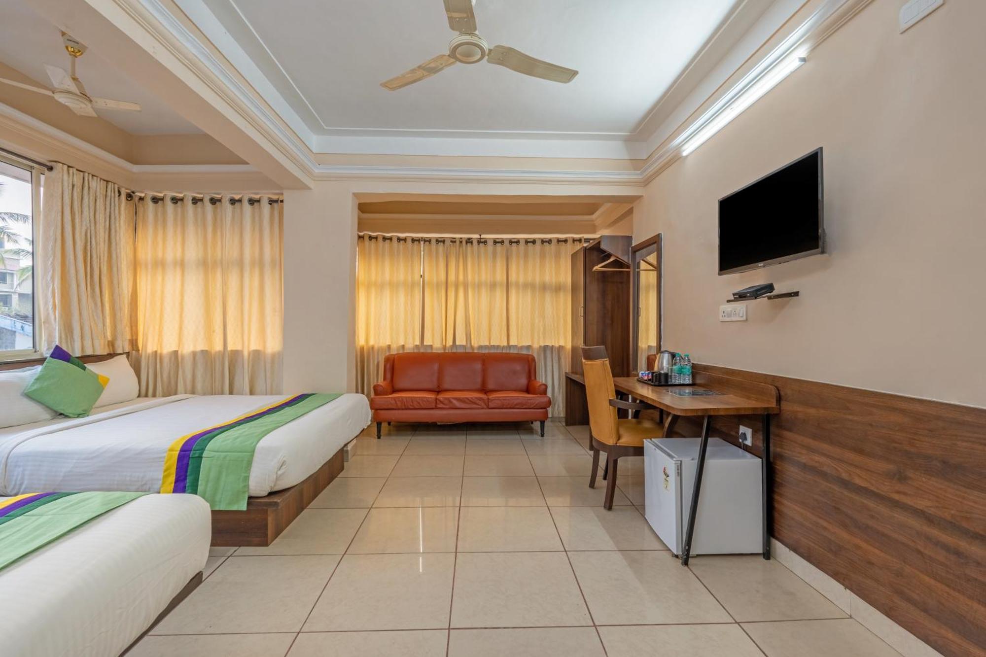 Treebo Sunheads Hotel ปณชี ภายนอก รูปภาพ