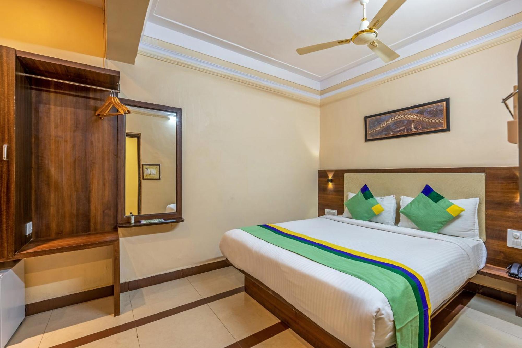 Treebo Sunheads Hotel ปณชี ภายนอก รูปภาพ