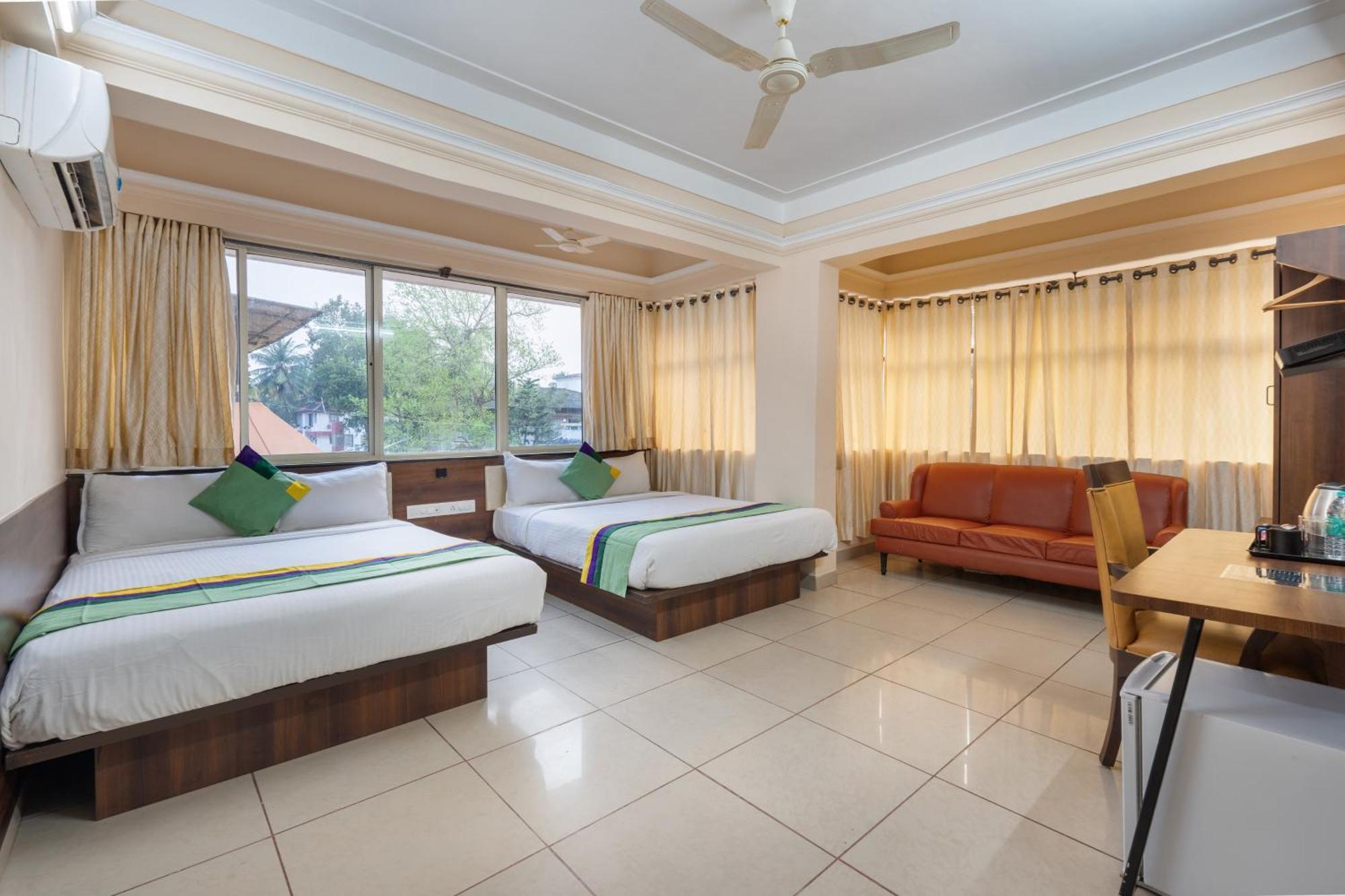 Treebo Sunheads Hotel ปณชี ภายนอก รูปภาพ