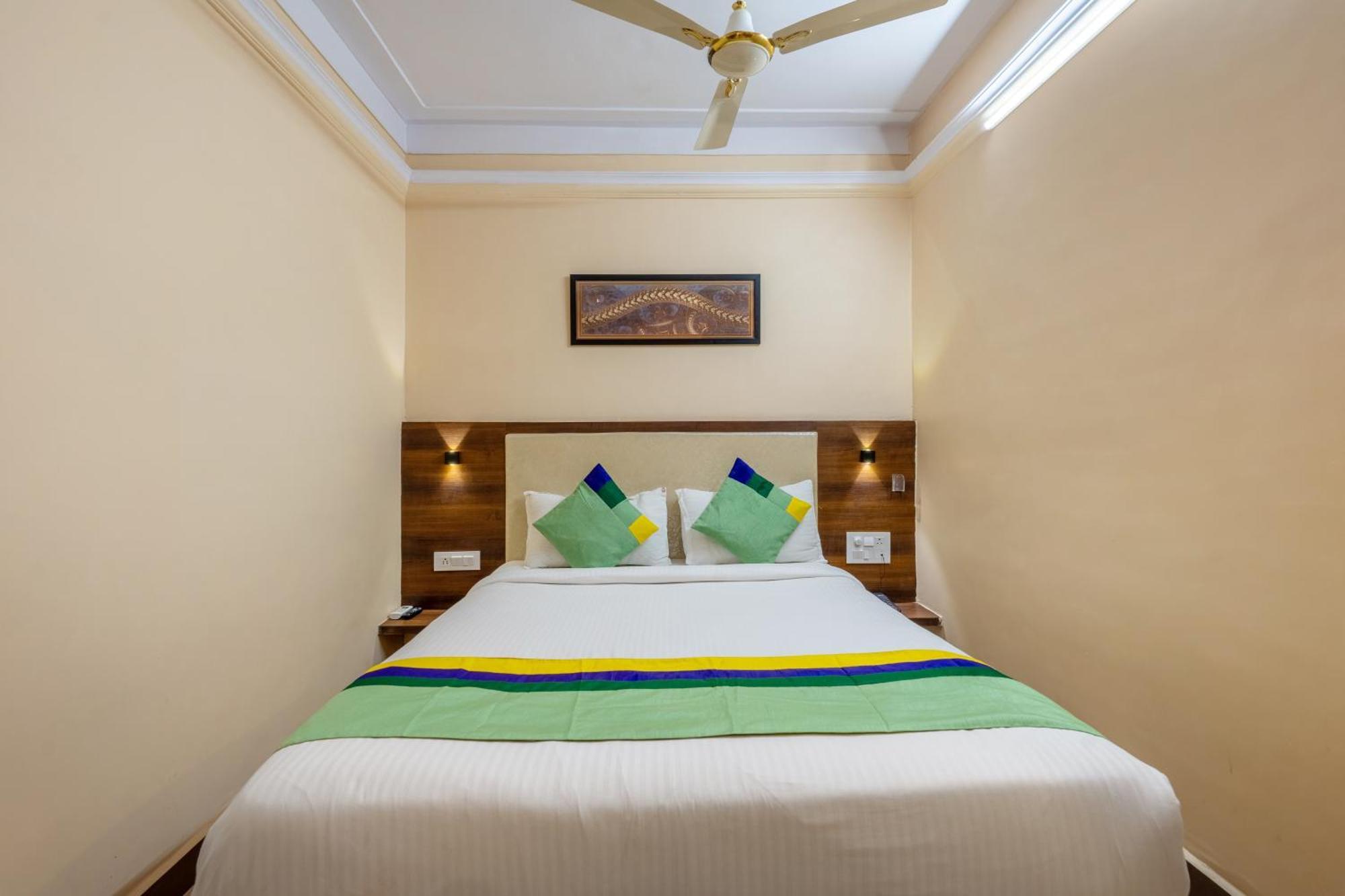 Treebo Sunheads Hotel ปณชี ภายนอก รูปภาพ