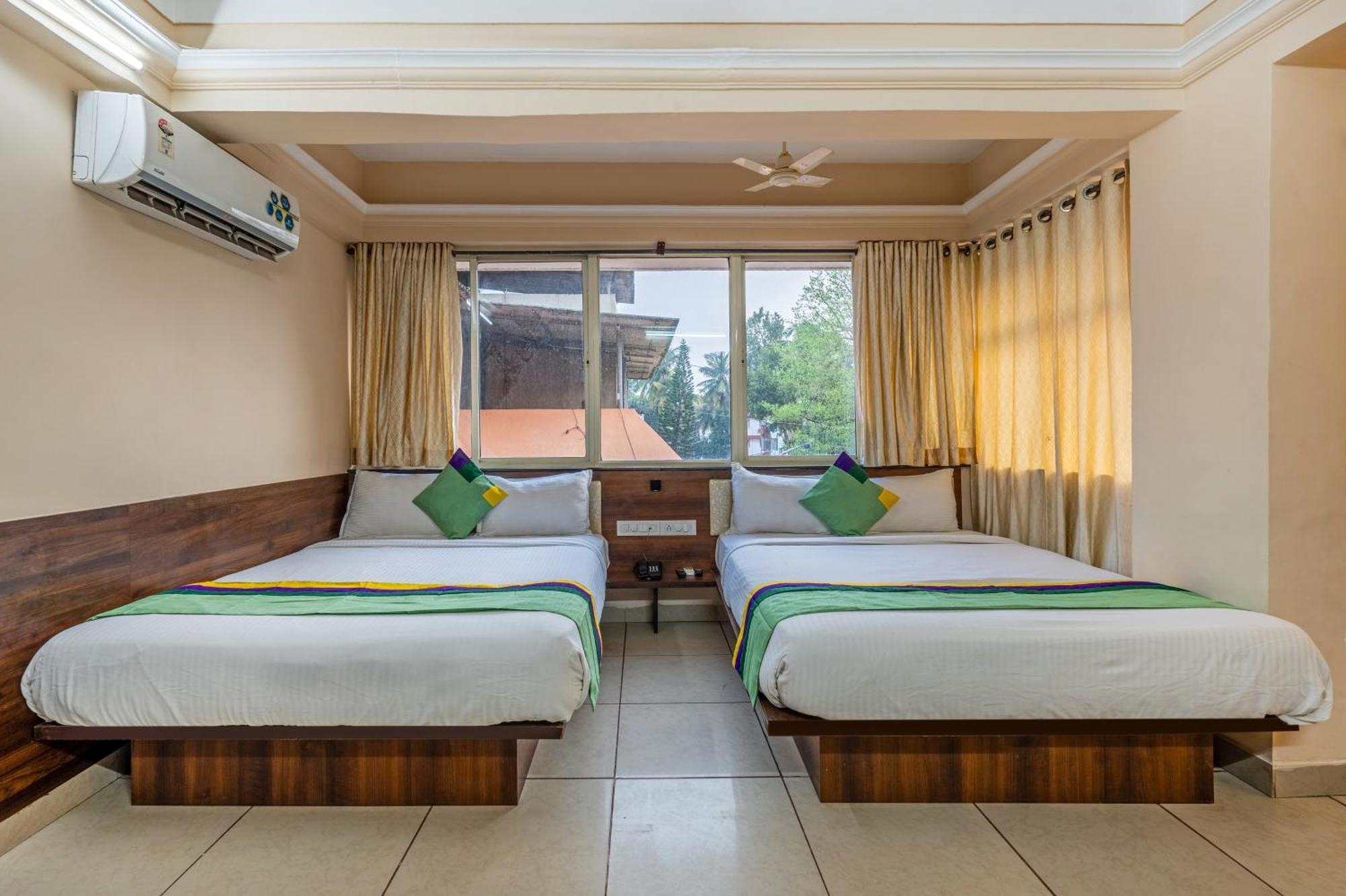 Treebo Sunheads Hotel ปณชี ภายนอก รูปภาพ