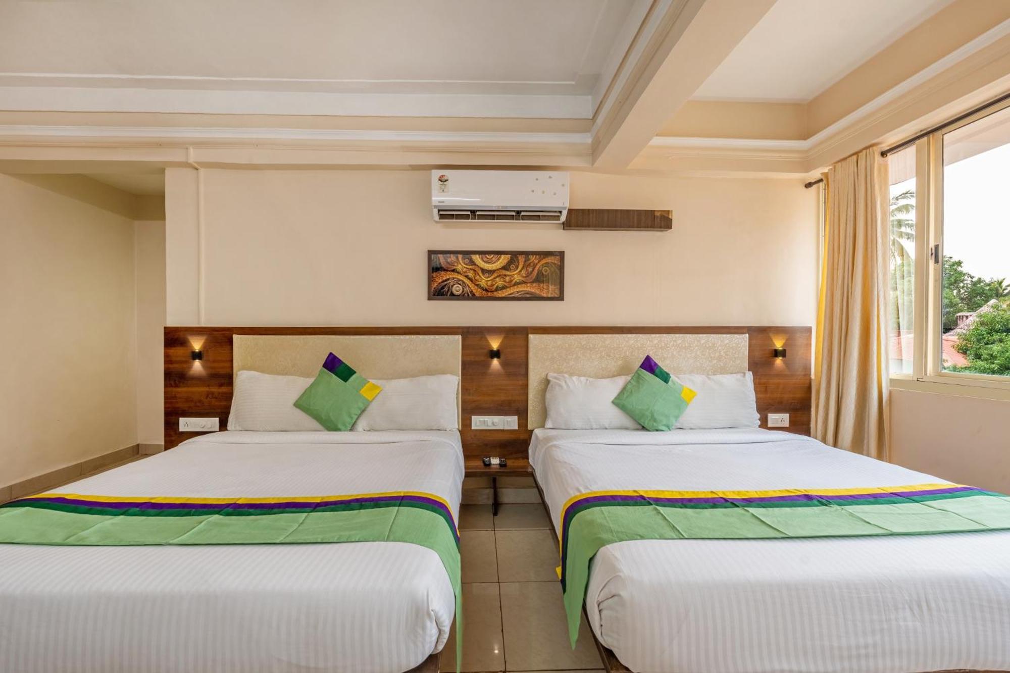 Treebo Sunheads Hotel ปณชี ภายนอก รูปภาพ