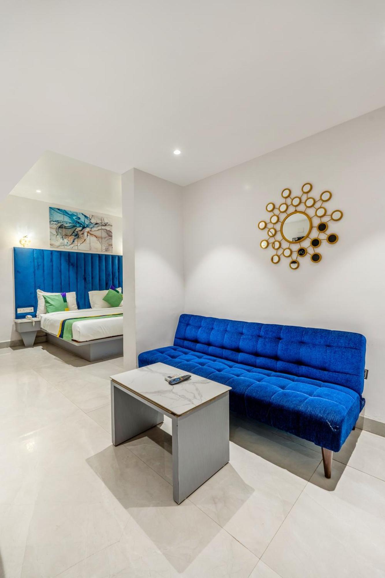 Treebo Sunheads Hotel ปณชี ภายนอก รูปภาพ