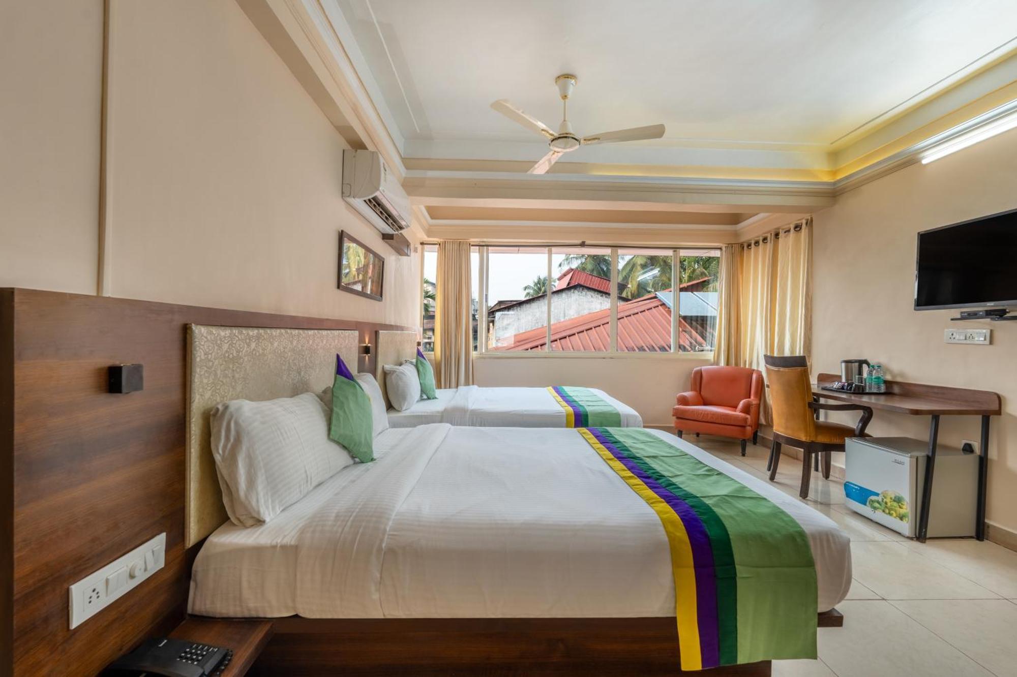 Treebo Sunheads Hotel ปณชี ภายนอก รูปภาพ